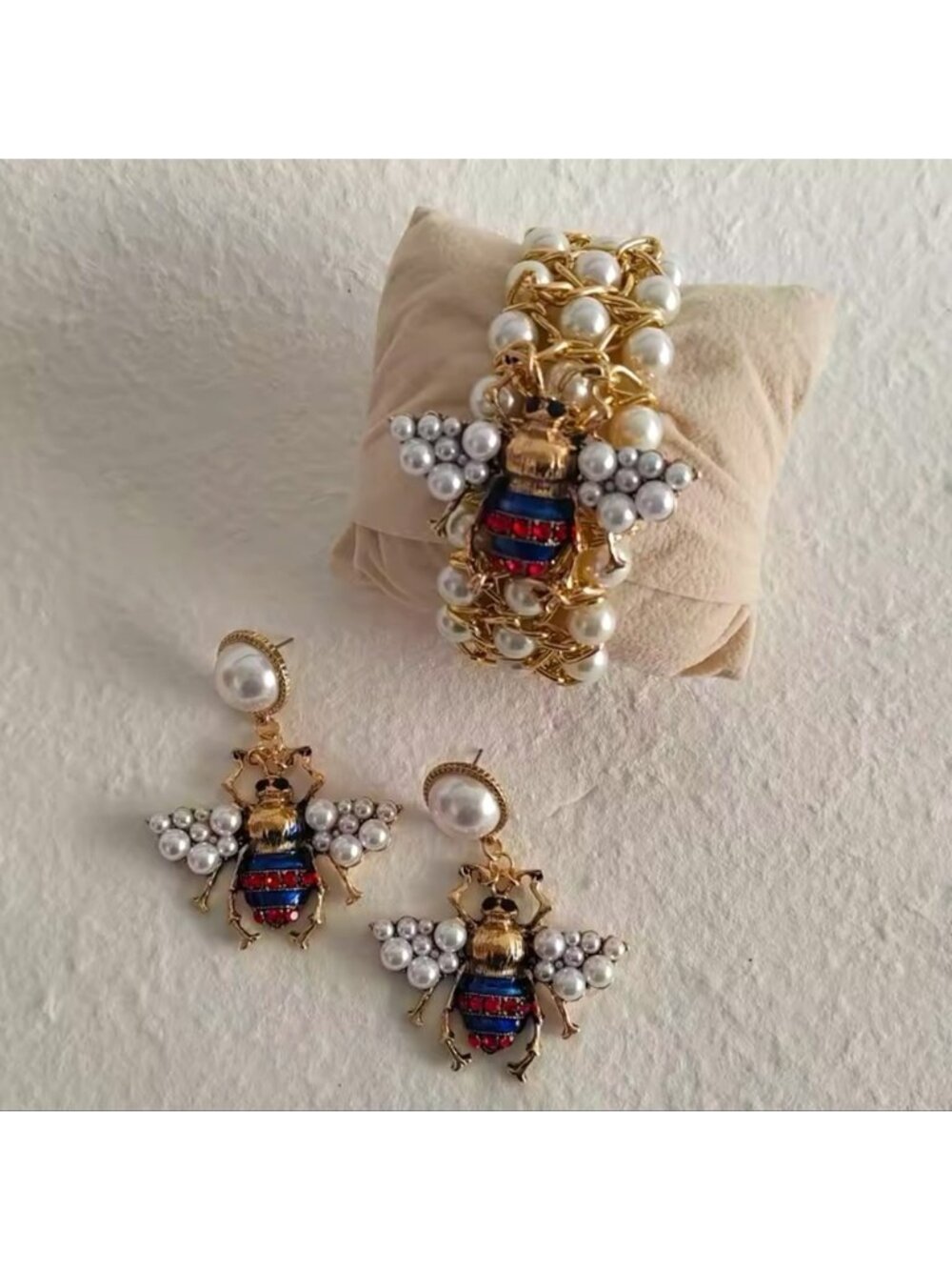 Vintage Honeybee Elegant Gold Pearl Bracelet&Earrings Set